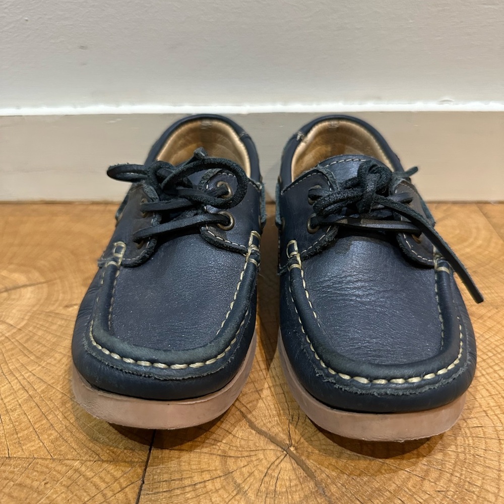 Boys leather navy dress shoes.